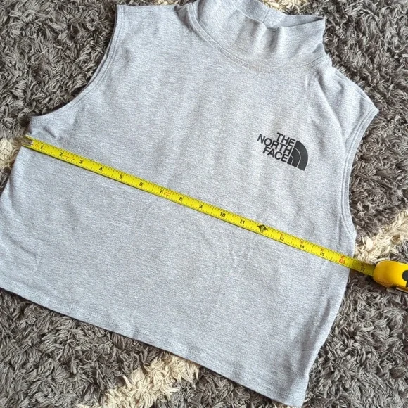 The North Face Womens Turtle Neck Crop Top Size Small Never Stop Exploring - Picture 4 of 6